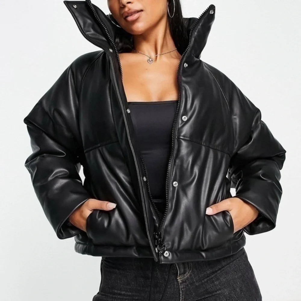 Topshop Faux Leather Cropped Puffer Jacket Women Size 2 Color Black Pockets - Picture 1 of 16